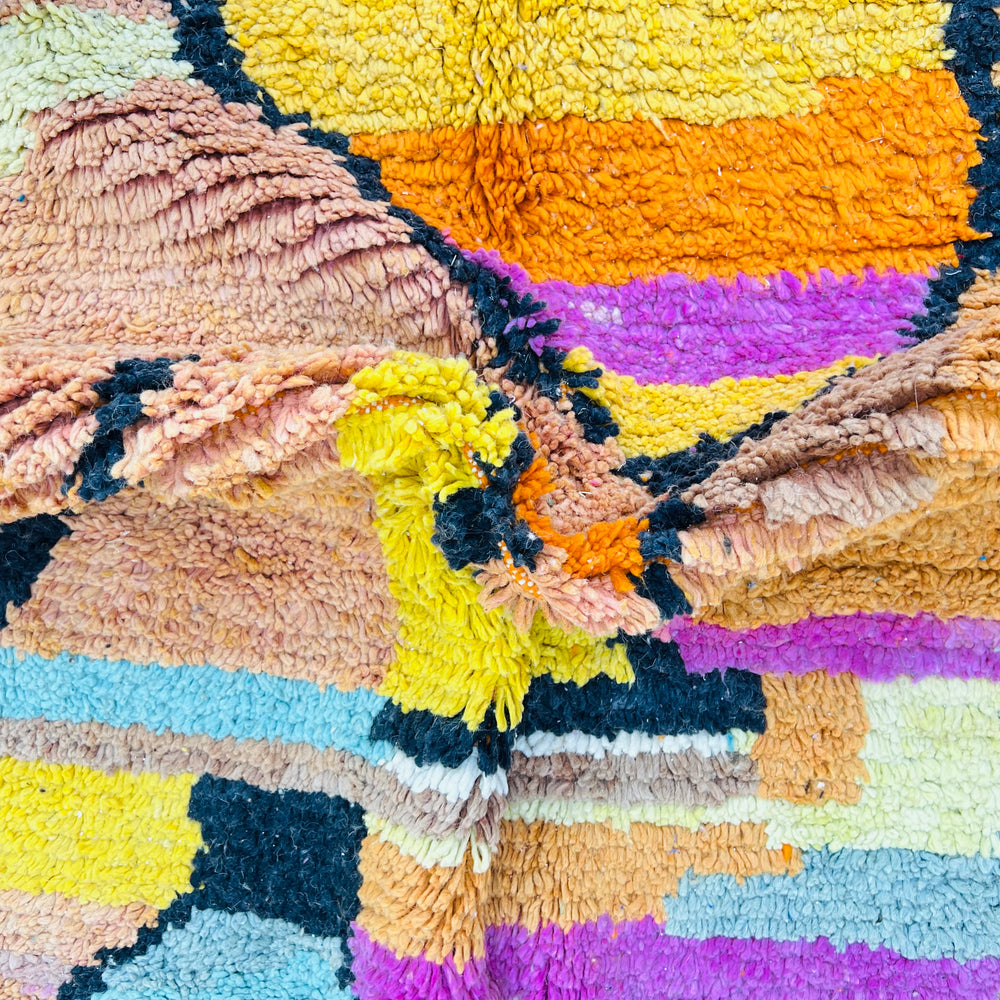 Colorful vintage Moroccan rug with geometric tribal patterns – Rug 608

