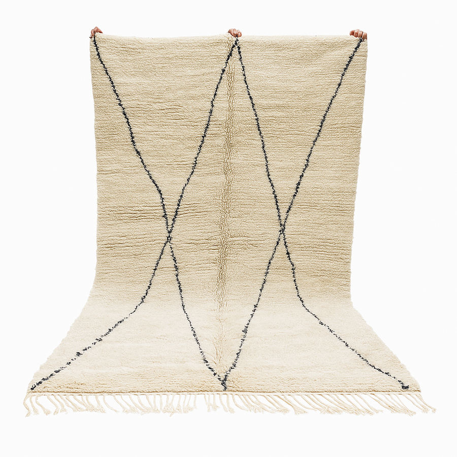 Handmade ivory Moroccan wool rug with black diamond lines – Beni Ourain design