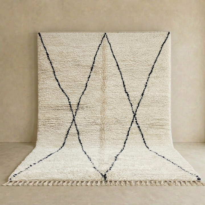 Handmade ivory Moroccan wool rug with black diamond lines – Beni Ourain design