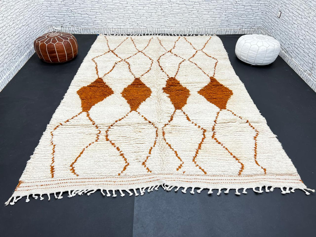 Handmade ivory Moroccan wool rug with terracotta diamond motifs – Beni Ourain style