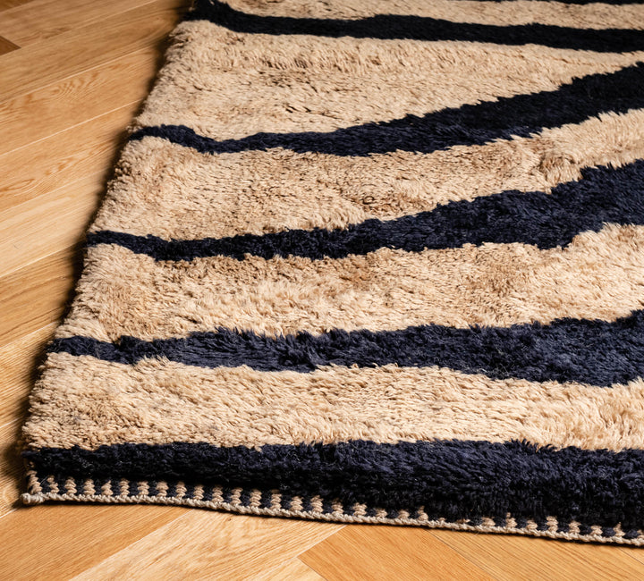 Luxury Beni Mrirt Rug – Black & Beige Zebra Stripe Design