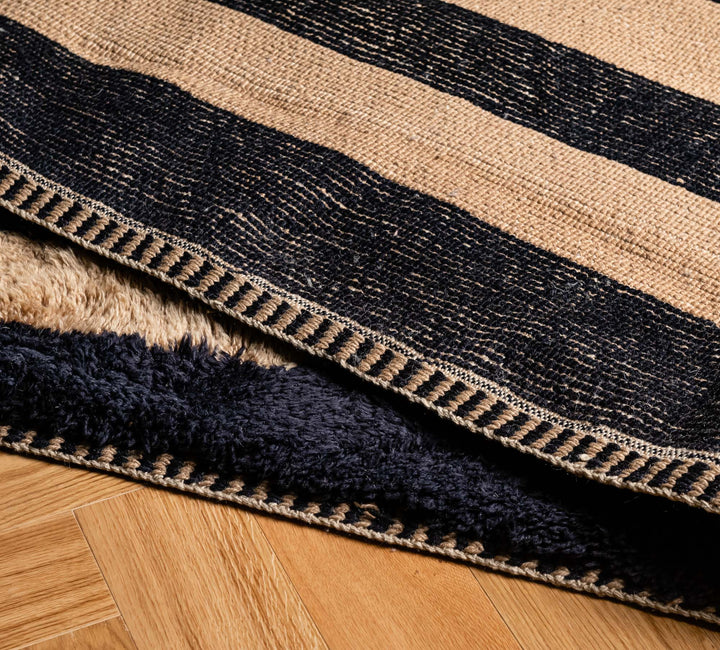 Luxury Beni Mrirt Rug – Black & Beige Zebra Stripe Design