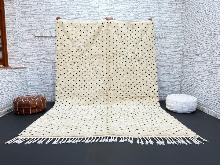 Minimalist Moroccan Wool Rug – Black Dotted Beni Ourain Carpet