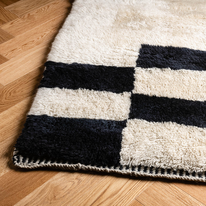 Modern Beni Mrirt Checkerboard Rug in Black and Ivory