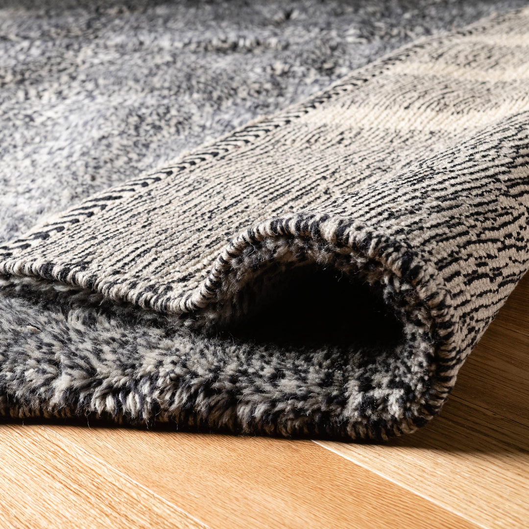 Modern Beni Mrirt Wool Rug in Charcoal Abstract Design