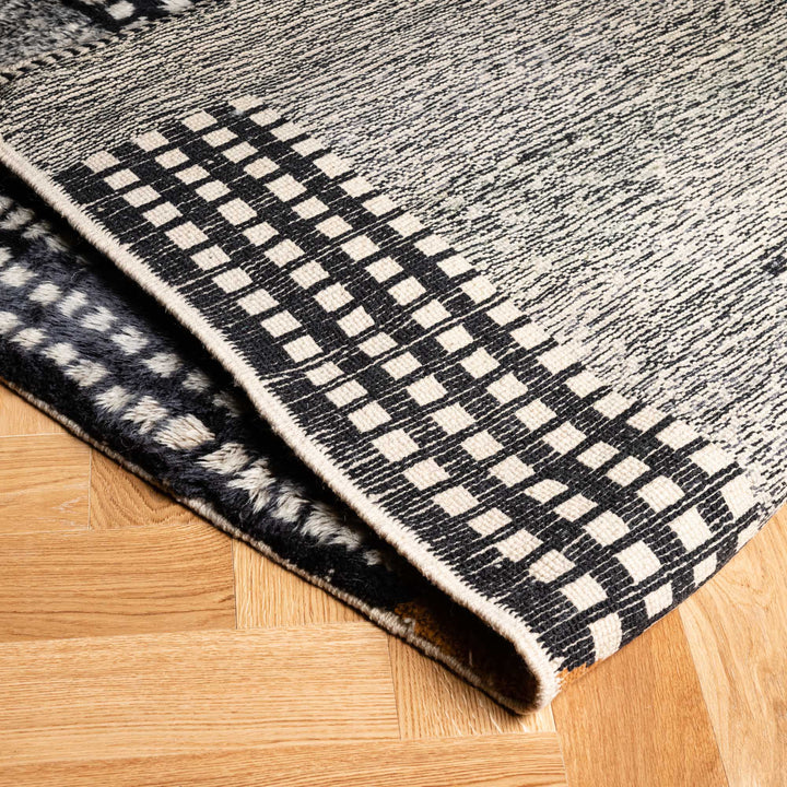 Modern Moroccan Beni mrirt Rug – Handwoven Art Piece