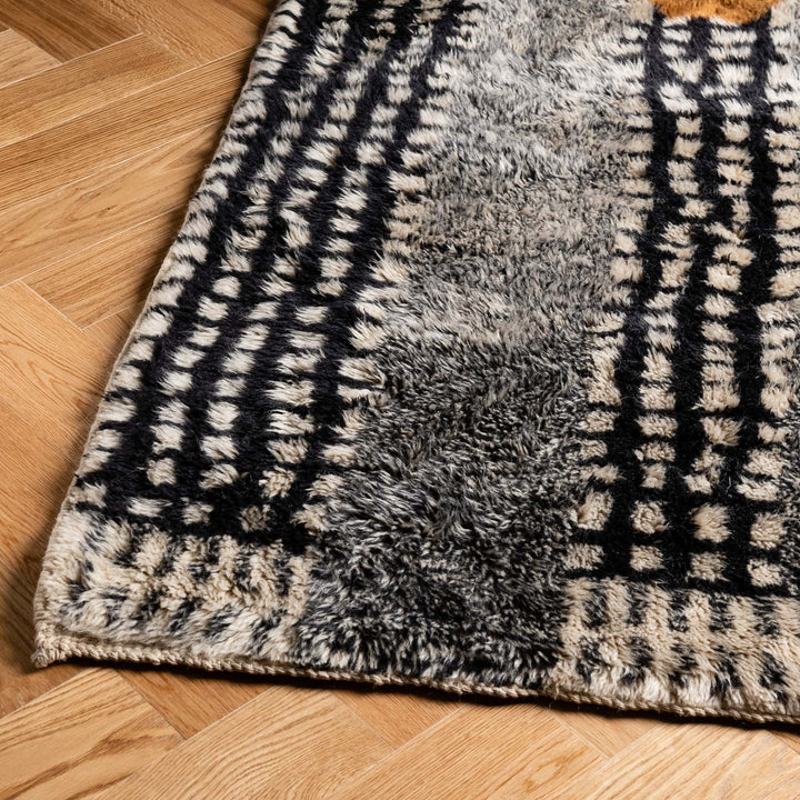 Modern Moroccan Beni mrirt Rug – Handwoven Art Piece