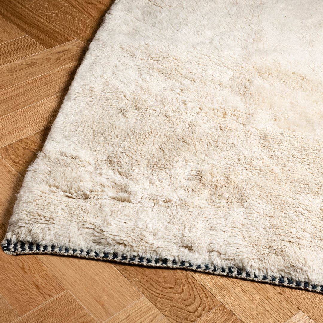 Modern Moroccan Rug – Handwoven Wool Abstract Design