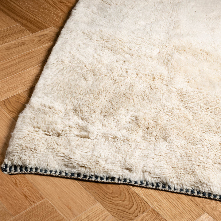 Modern Moroccan Rug – Handwoven Wool Abstract Design