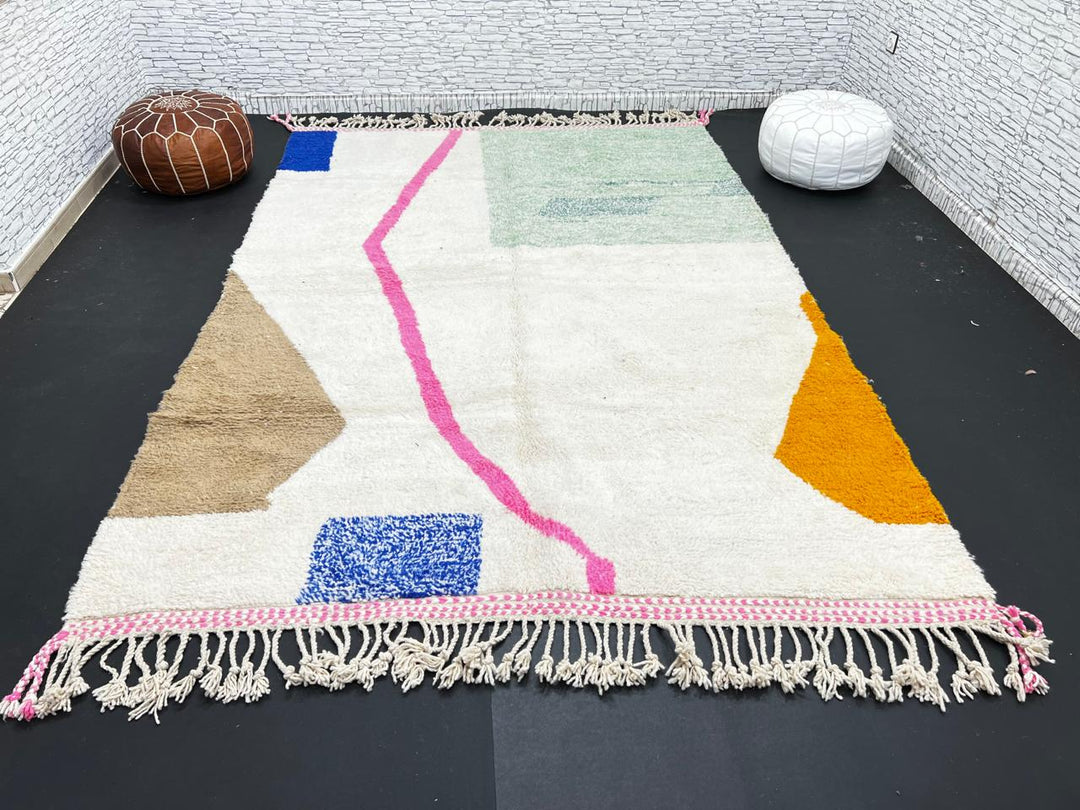Modern Moroccan Wool Rug – Abstract Minimalist Art Design