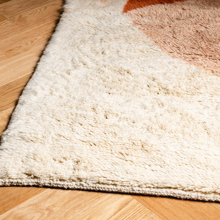 Modern Moroccan Wool Rug – Terracotta, Beige & Golden Accents