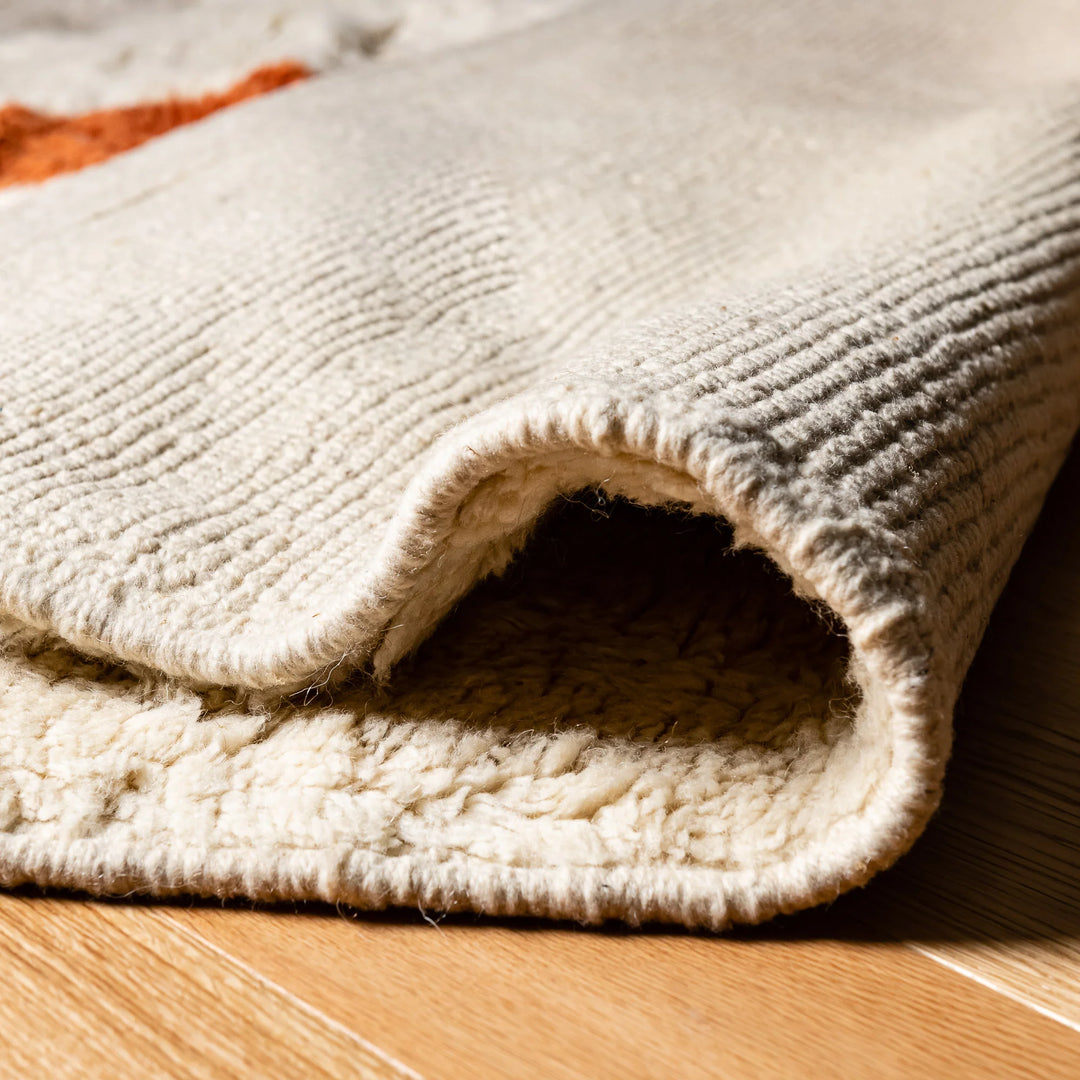 Modern Moroccan Wool Rug – Terracotta, Beige & Golden Accents