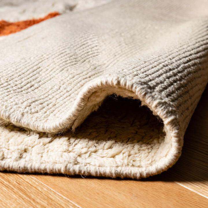 Modern Moroccan Wool Rug – Terracotta, Beige & Golden Accents