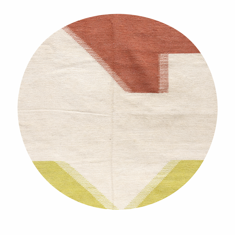 Flat-weave round Moroccan wool rug with ivory base and terracotta and yellow abstract design