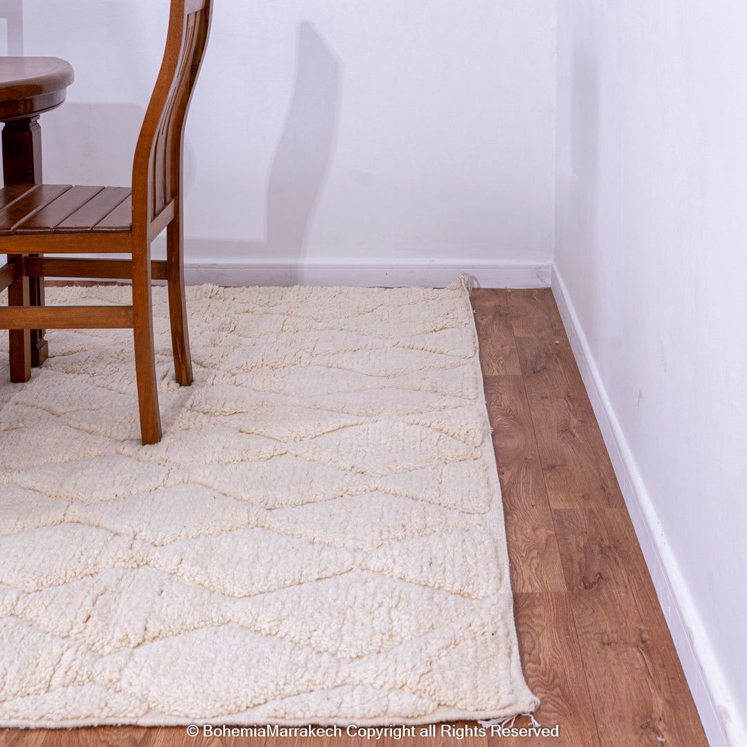 White handmade Moroccan wool rug with subtle geometric Beni Ourain diamond pattern