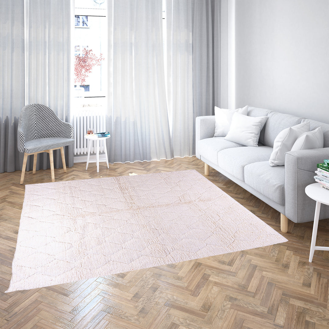 White handmade Moroccan wool rug with subtle geometric Beni Ourain diamond pattern