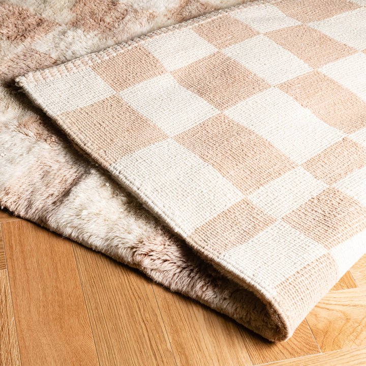 Neutral Checkerboard Beni Mrirt Rug – Moroccan Wool Style