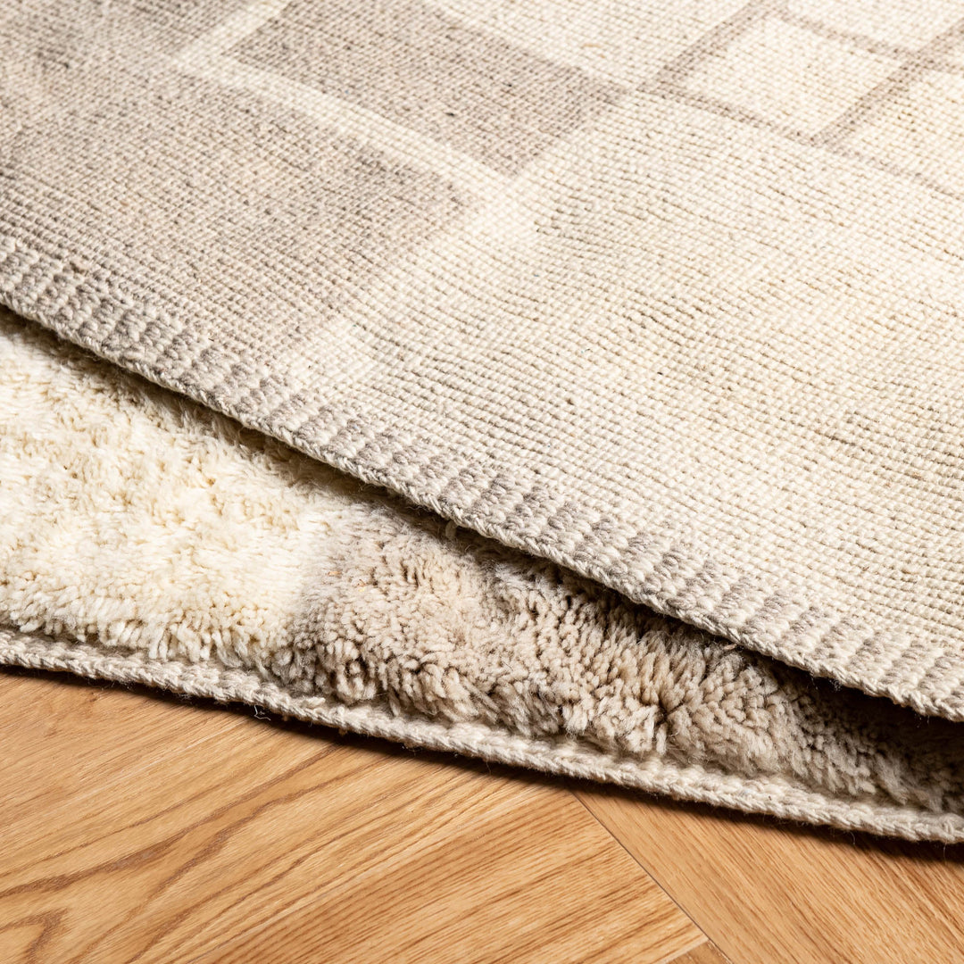 Neutral Checkered Wool Moroccan Rug – Modern Grid Design