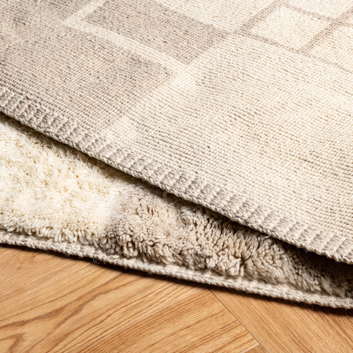 Neutral Checkered Wool Moroccan Rug – Modern Grid Design