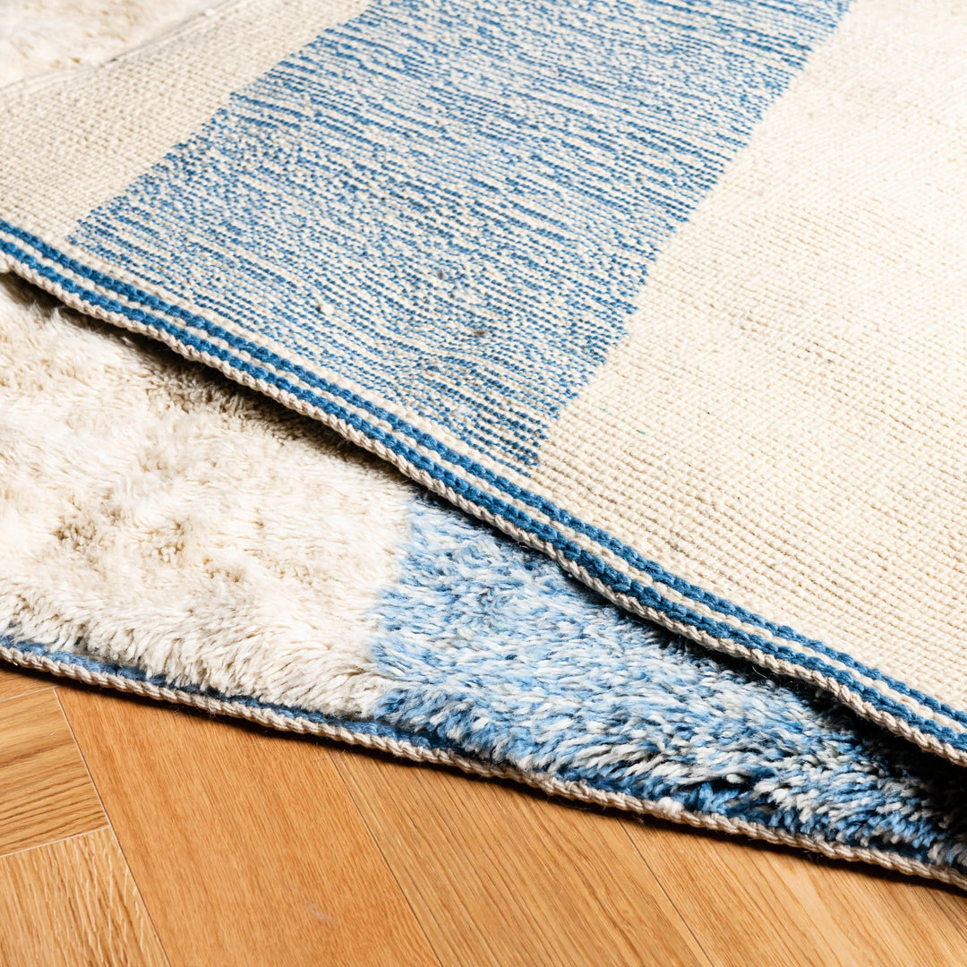 Plush Blue Diamond Beni Mrirt Rug – Soft Moroccan Wool Comfort