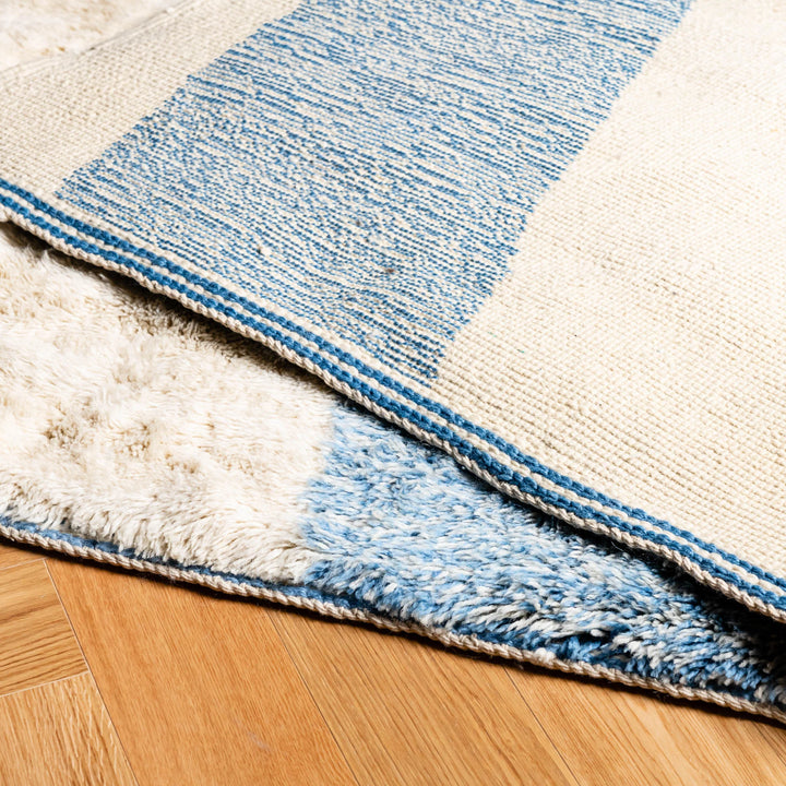 Plush Blue Diamond Beni Mrirt Rug – Soft Moroccan Wool Comfort