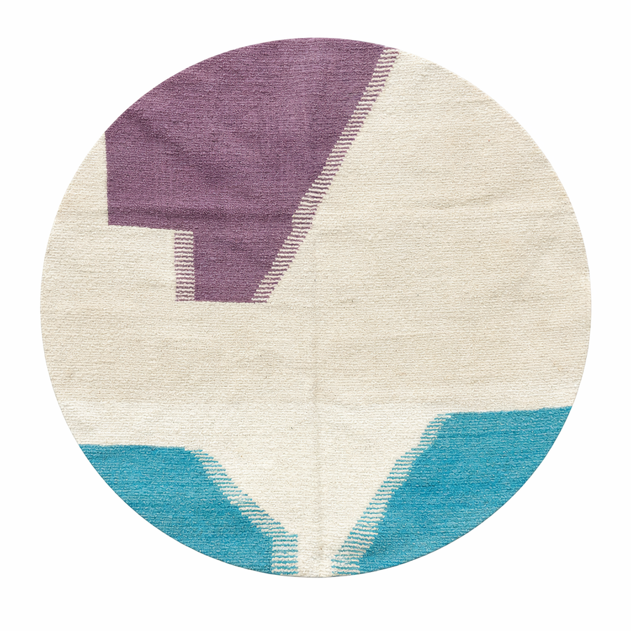 Handmade round Moroccan flatweave kilim rug with an white base and soft abstract shapes in muted purple and turquoise blue, woven from natural wool.