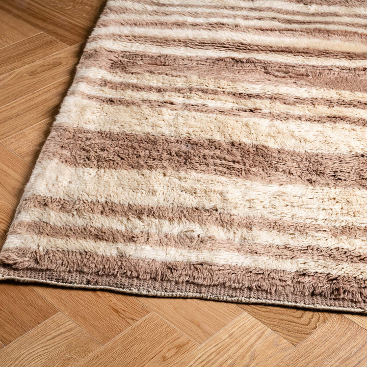 Striped Moroccan Wool Rug – Beige Tones & Modern Lines