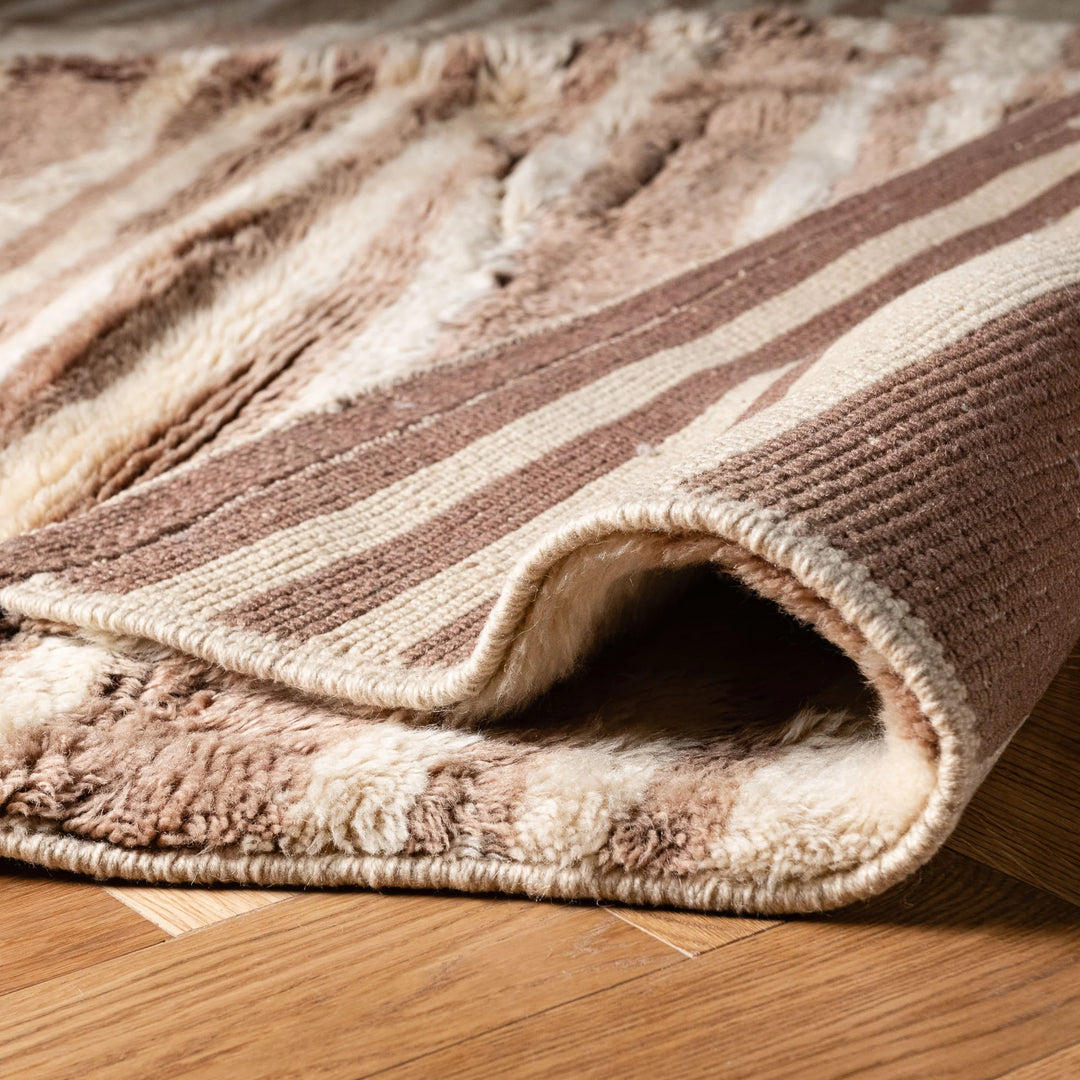 Striped Moroccan Wool Rug – Beige Tones & Modern Lines