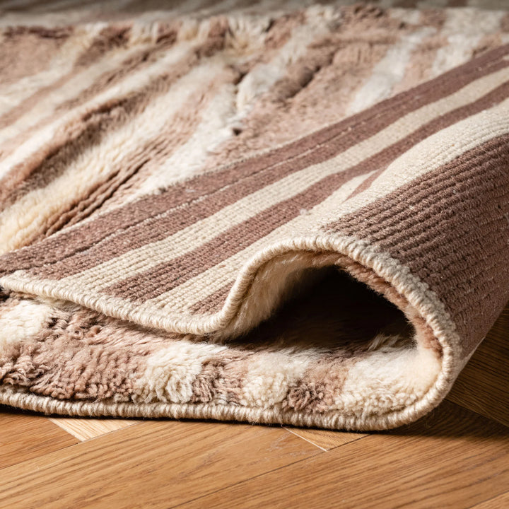 Striped Moroccan Wool Rug – Beige Tones & Modern Lines