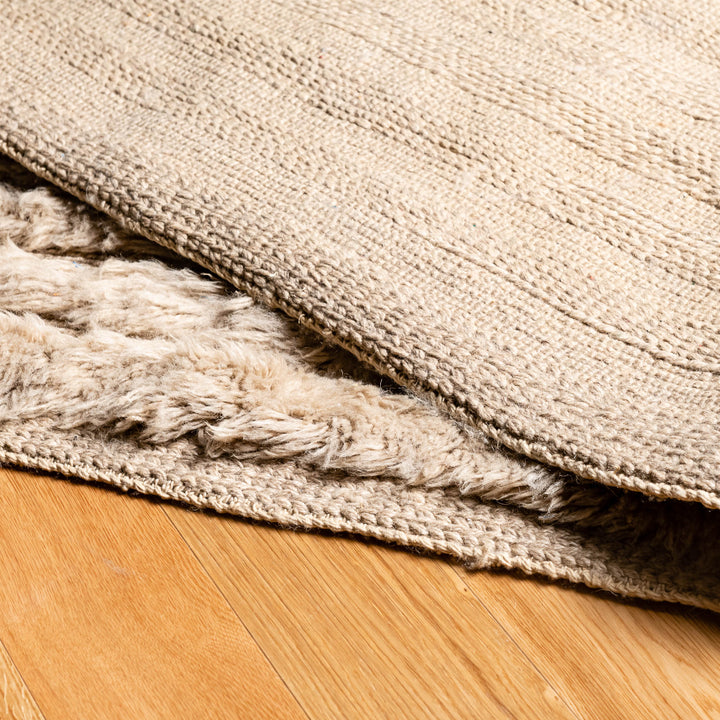 Textured Beige Beni Mrirt Rug with Carved Geometric Lines