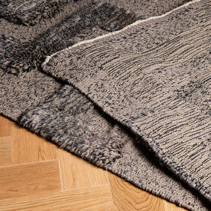 Textured Gray Wool Rug – Handwoven Modern Moroccan Style