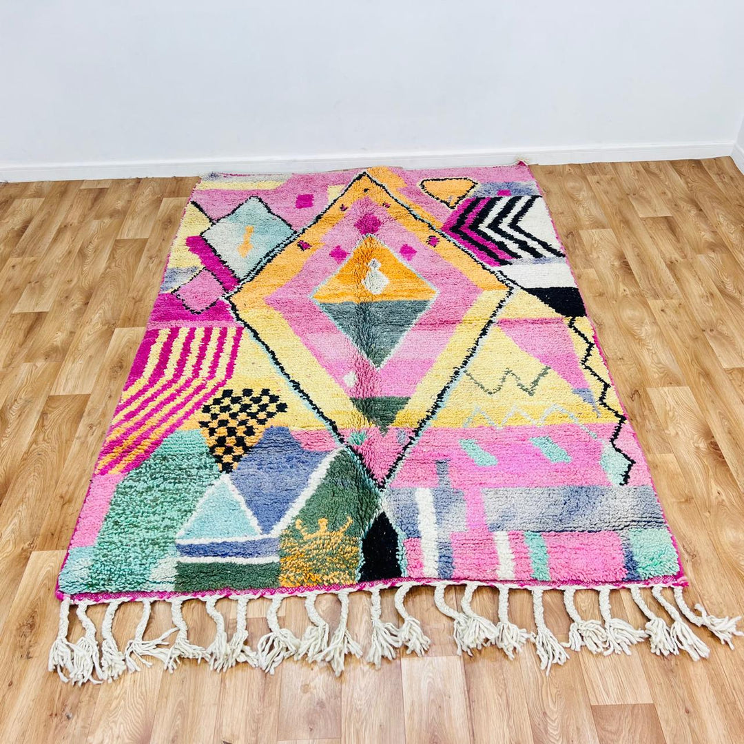 Vintage Moroccan rug 474 with pink diamond Berber design 234x154 cm