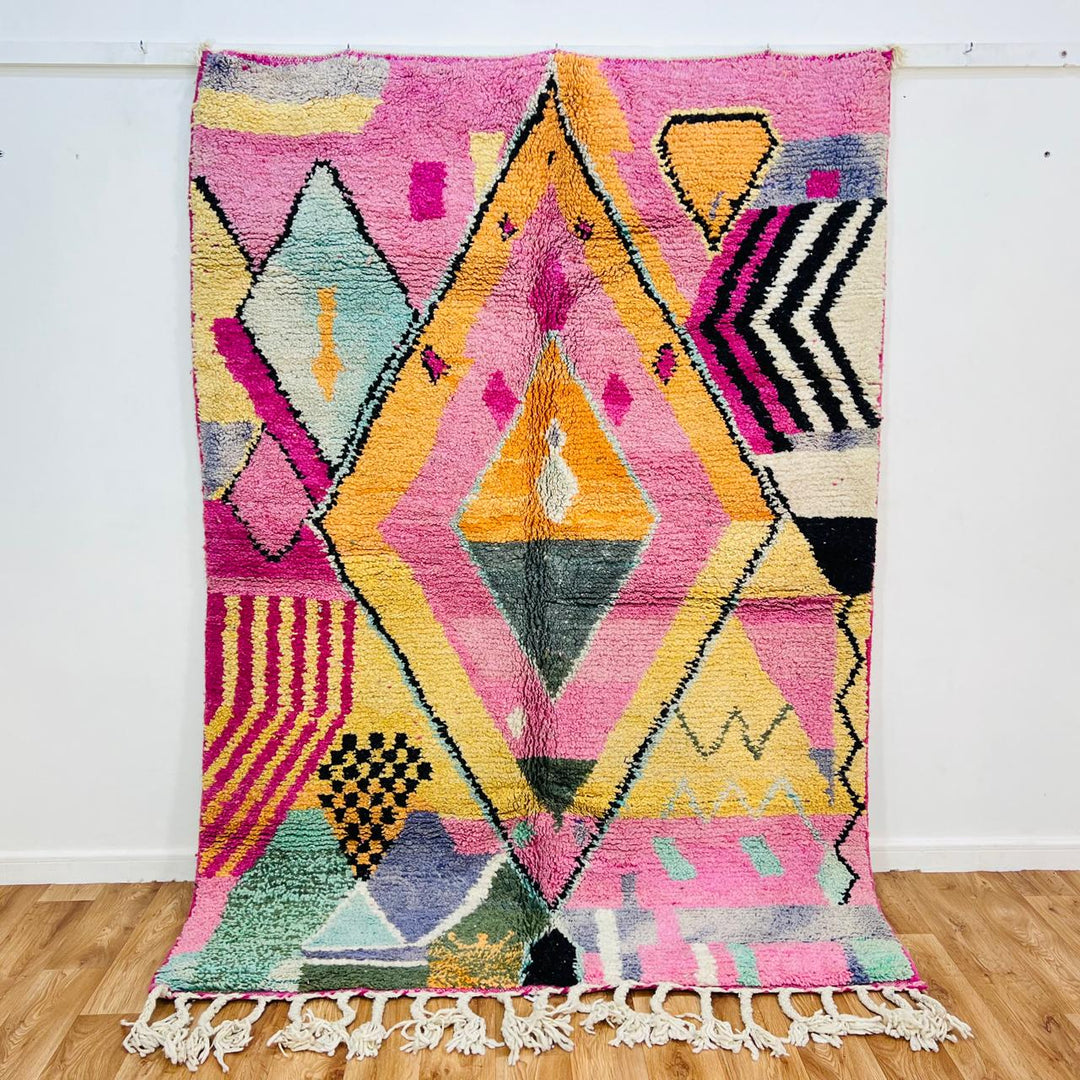 Vintage Moroccan rug 474 with pink diamond Berber design 234x154 cm