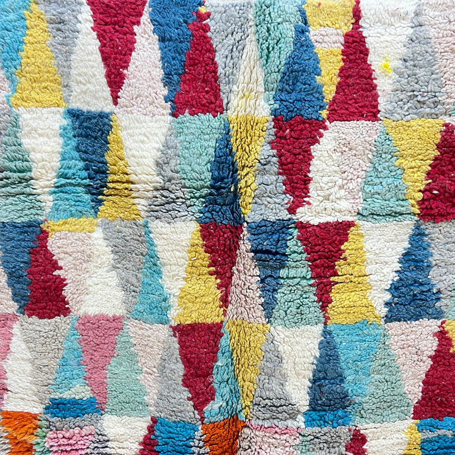 Vintage Moroccan Berber rug with colorful triangle pattern in wool, handmade in Morocco