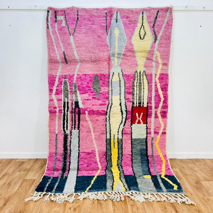 Vintage Moroccan wool rug in pink with abstract Berber pattern, handmade in Morocco, 249 x 156 cm