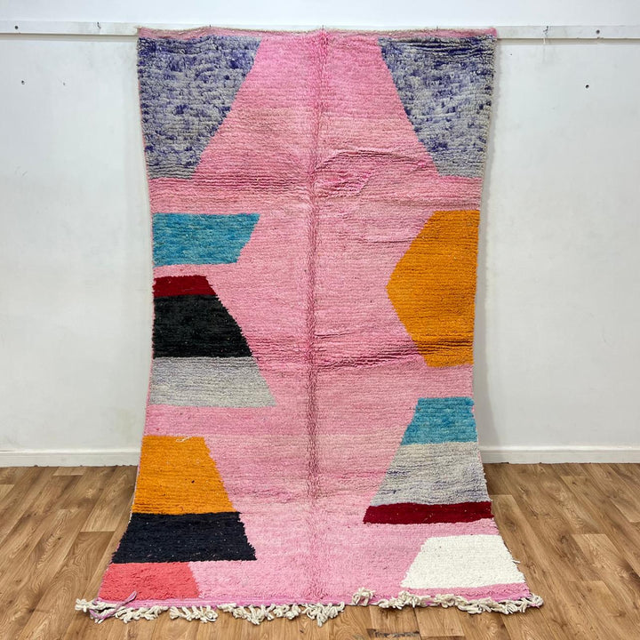 Vintage Moroccan Wool Rug 241 – handmade pink and orange geometric Moroccan wool rug (265 × 153 cm).