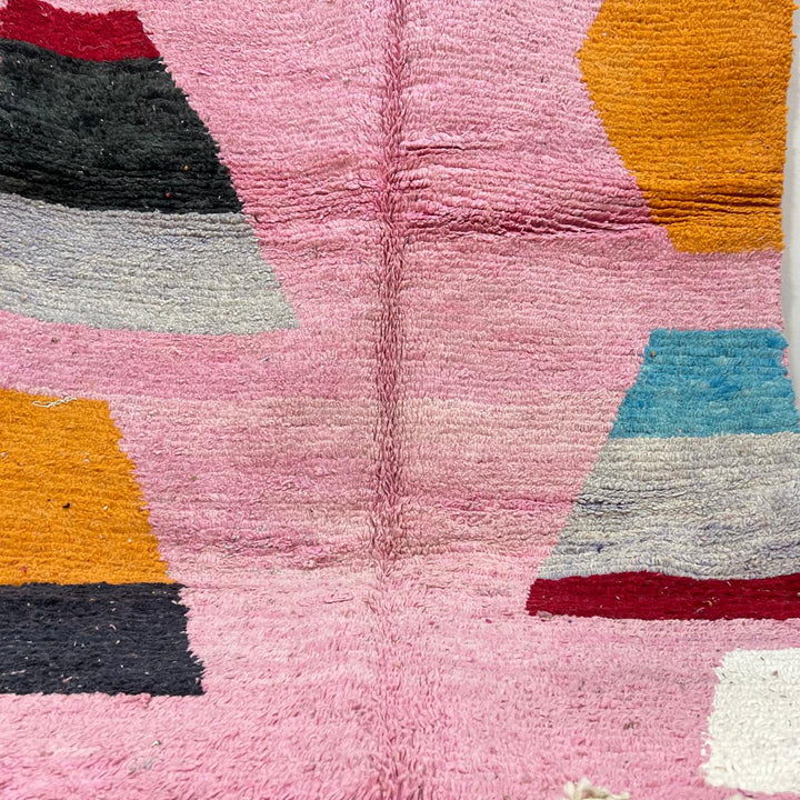 Vintage Moroccan Wool Rug 241 – handmade pink and orange geometric Moroccan wool rug (265 × 153 cm).