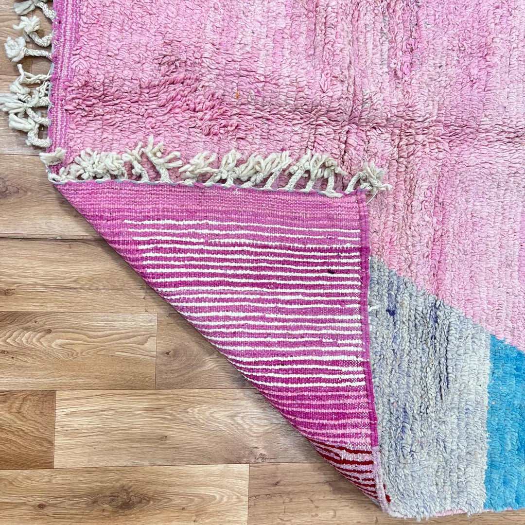 Vintage Moroccan Wool Rug 241 – handmade pink and orange geometric Moroccan wool rug (265 × 153 cm).