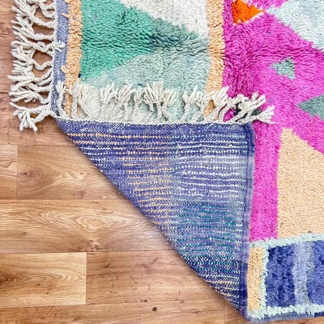 Vintage Moroccan Wool Rug 260 – handmade pink and green geometric Moroccan wool rug (233 × 156 cm).