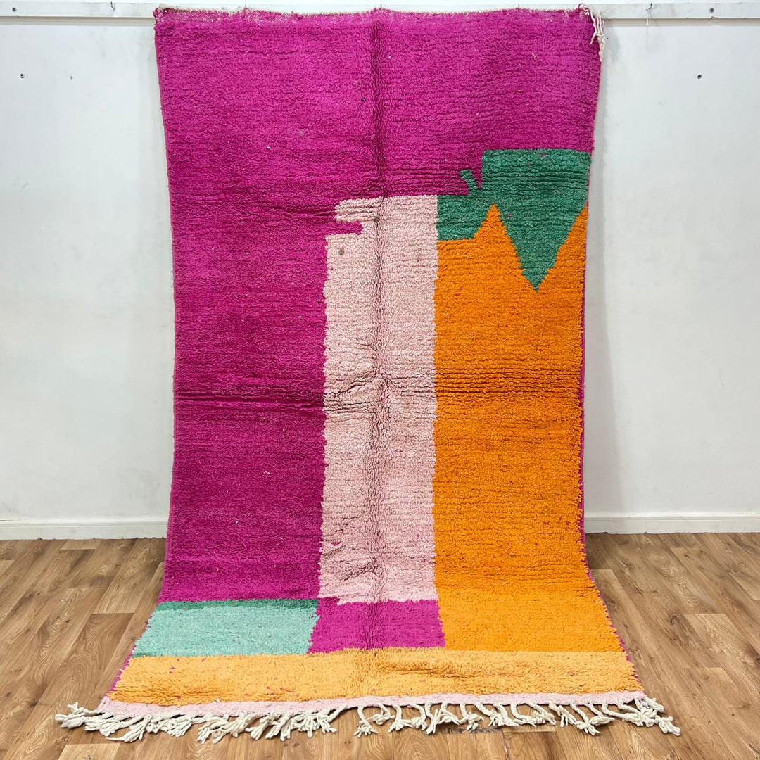 Vintage Moroccan Wool Rug 244 – handmade pink and orange geometric Moroccan wool rug (270 × 155 cm).