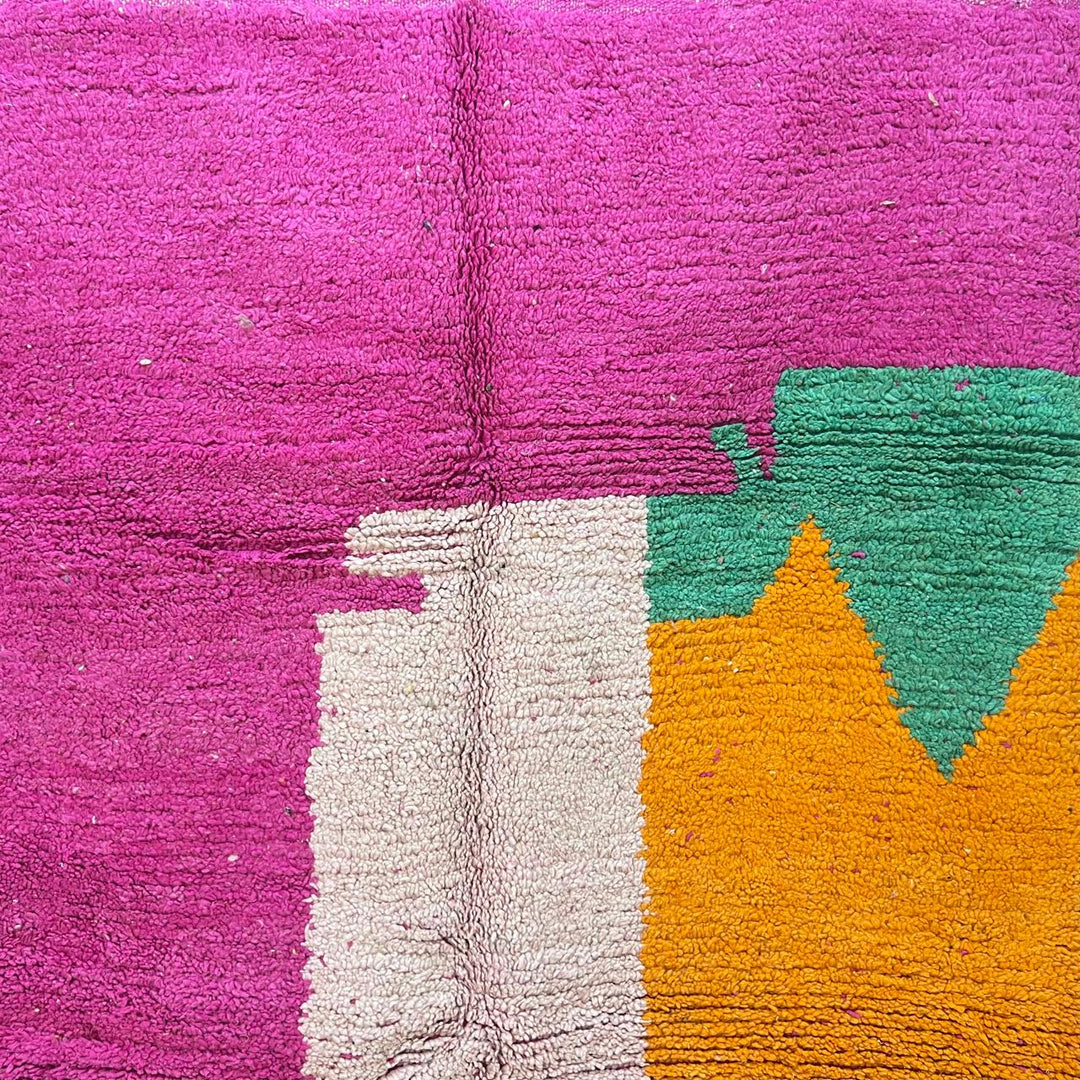 Vintage Moroccan Wool Rug 244 – handmade pink and orange geometric Moroccan wool rug (270 × 155 cm).