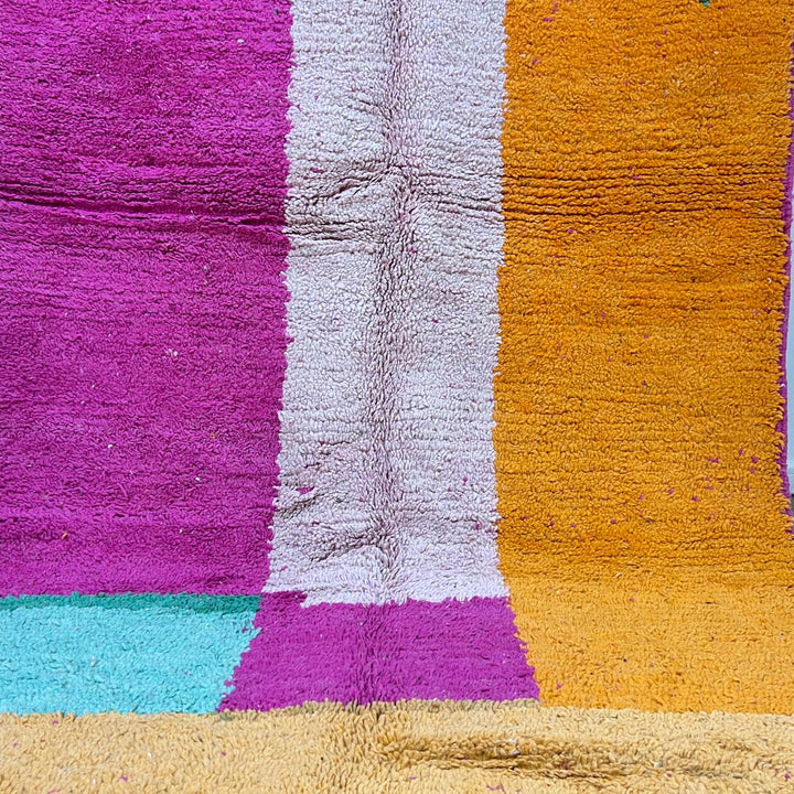 Vintage Moroccan Wool Rug 244 – handmade pink and orange geometric Moroccan wool rug (270 × 155 cm).