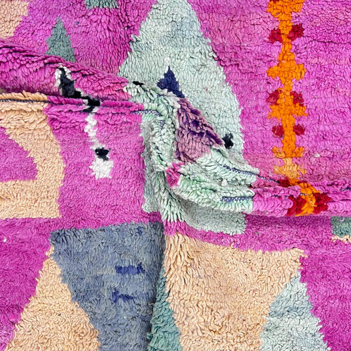 Vintage Moroccan Wool Rug 260 – handmade pink and green geometric Moroccan wool rug (233 × 156 cm).