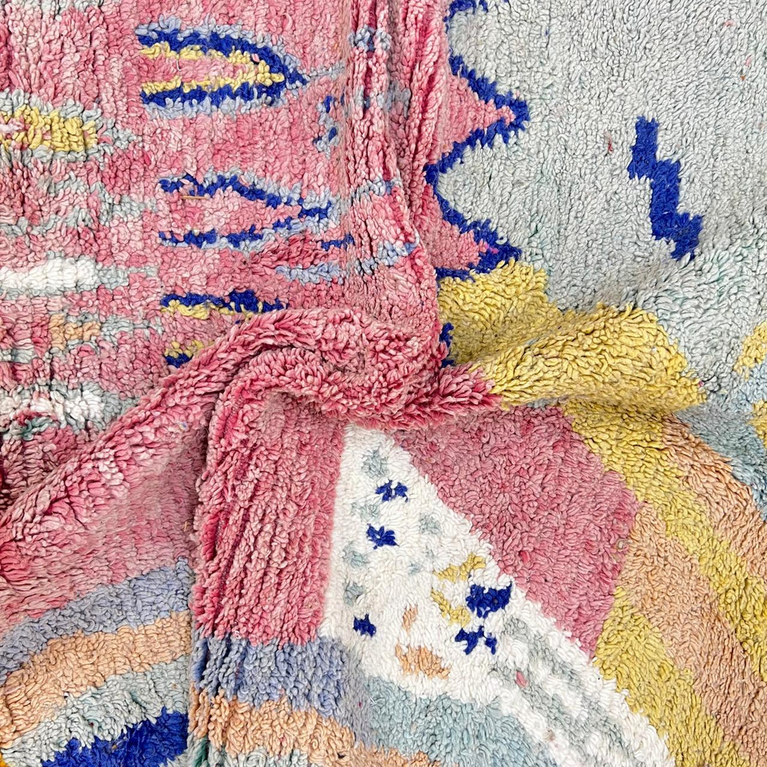 Vintage Moroccan Wool Rug 164 – handmade pink and yellow abstract Moroccan wool rug (256 × 165 cm).