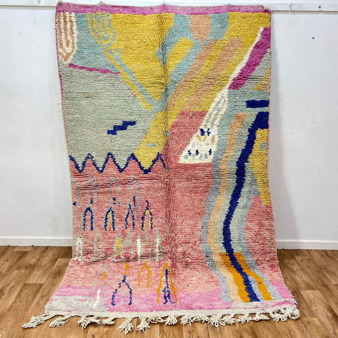 Vintage Moroccan Wool Rug 164 – handmade pink and yellow abstract Moroccan wool rug (256 × 165 cm).