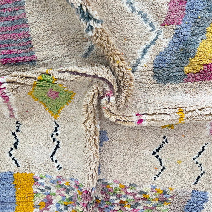 Vintage Moroccan wool rug 770 – handmade tribal beige Berber wool carpet 255 × 159 cm (8.36 × 5.21 ft).