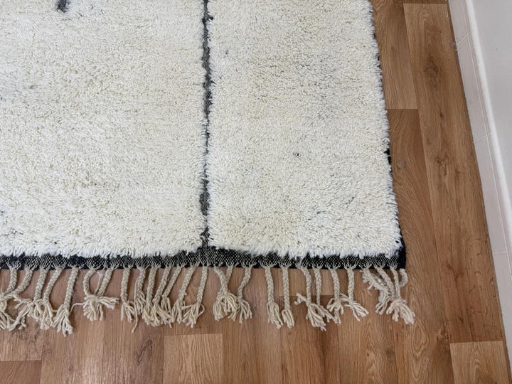 White Moroccan Beni Ourain Rug – Minimalist Wool Carpet
