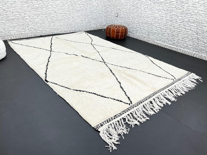 Handmade white Moroccan Beni Ourain wool rug with black diamond lines – Berber shag carpet