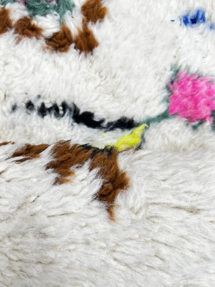 Handmade white Moroccan wool rug with colorful diamond motifs – Azilal Berber design