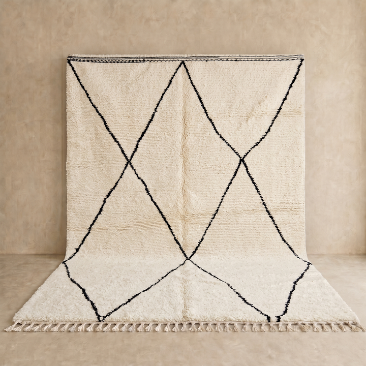 Handmade white Moroccan Beni Ourain wool rug with black diamond lines – Berber shag carpet
